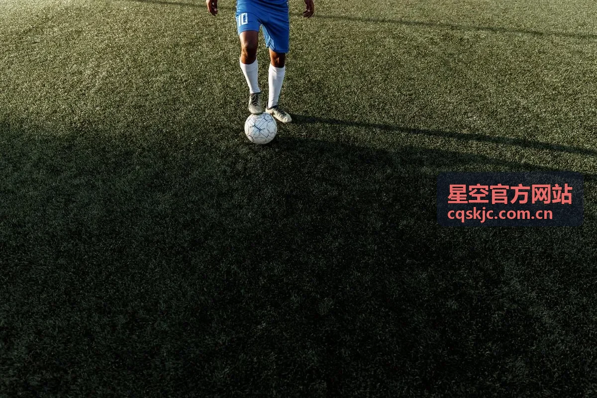 星空官方网站展示夜空银河与天文观测场景的封面图片